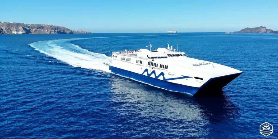 Santorini Guided Day Trip From Crete with Ferry Tickets - Guides make the difference