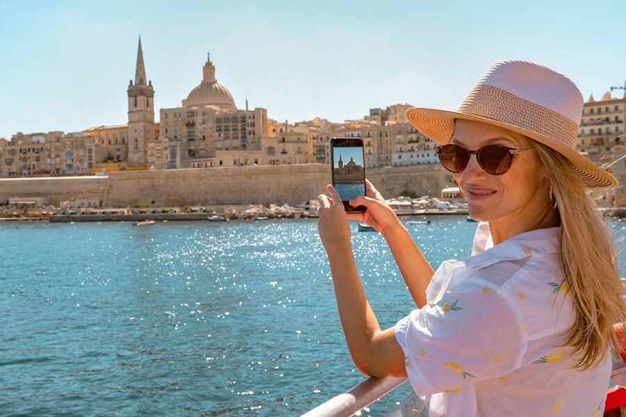 Sliema/St. Paul's: Gozo, Comino & Blue Lagoon Ferry Cruise - The boat ride along Malta’s northern coast