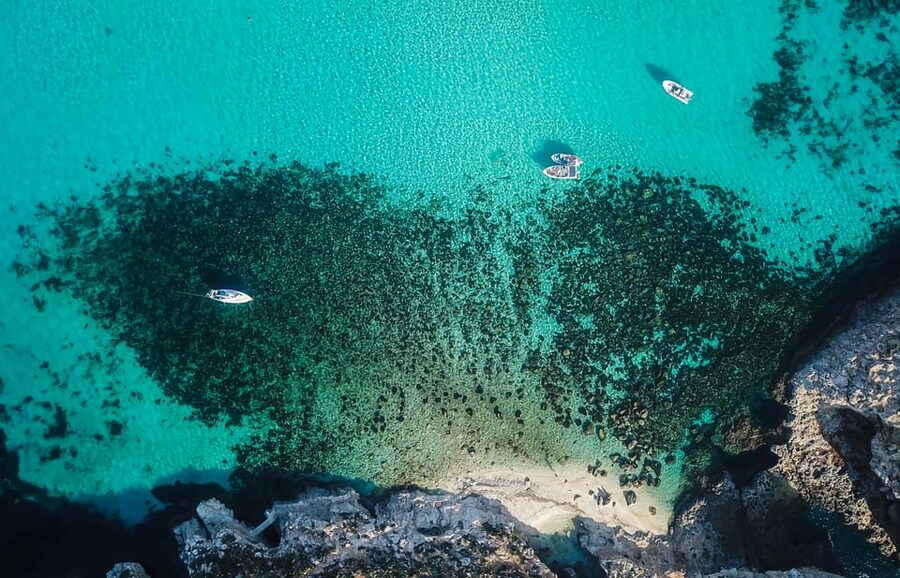 Sliema/St. Paul's: Gozo, Comino & Blue Lagoon Ferry Cruise - Is this a guided tour?