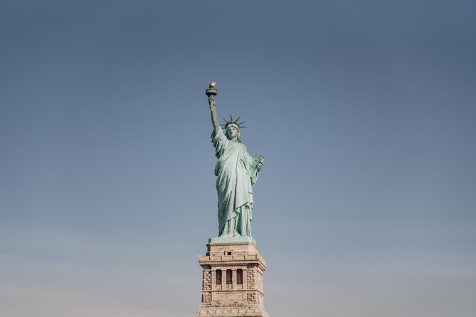 Statue of Liberty and Ellis Island Guided Tour with Ferry - How the two tour options compare
