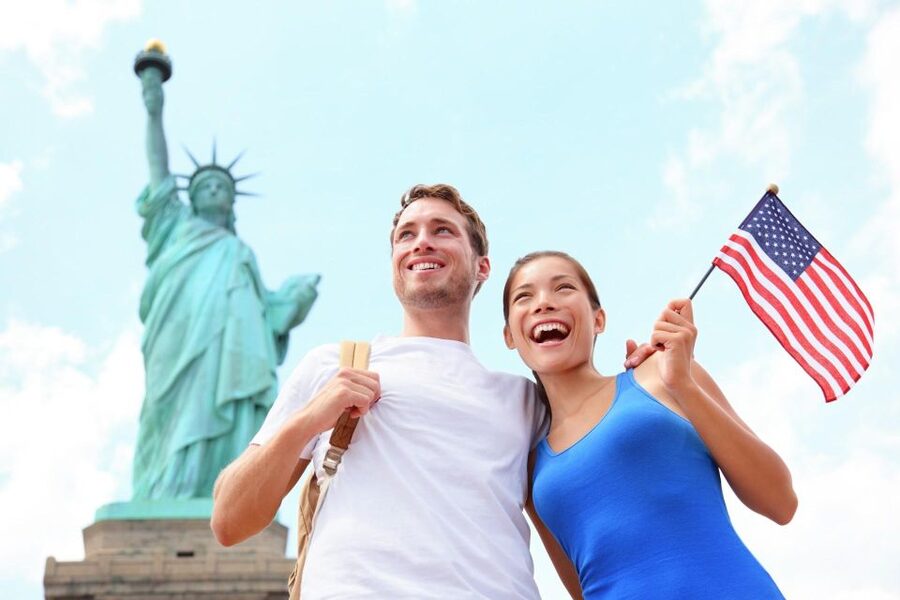 Statue of Liberty & Ellis Island by Ferry with Private Guide - Choosing between the 3-hour and 4.5-hour options