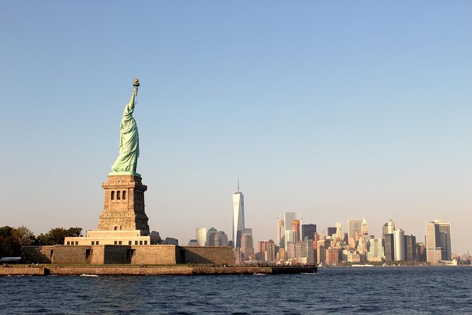 Statue of Liberty & Pre-Ferry Express Tour - Liberty Island in a tight 90-minute visit