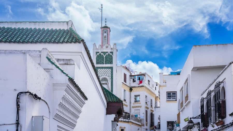 Tarifa: Day trip to Tangier by ferry with lunch and tour guide - Lunch at a traditional Moroccan restaurant