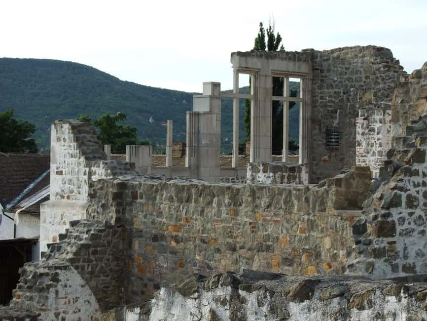 Visegrád Hike & Castle Tour with Ferry from Budapest - Nagymaros and the 20-minute ferry crossing